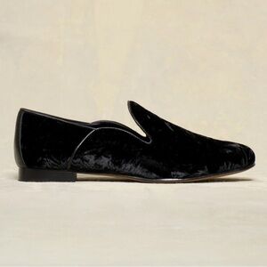 BNWOT M Gemi Elegant Black Velvet Women’s Curved Petalo Smoking Loafers